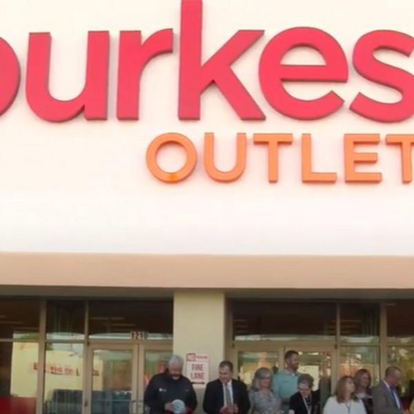 Burkes Outlet opens in Moundsville